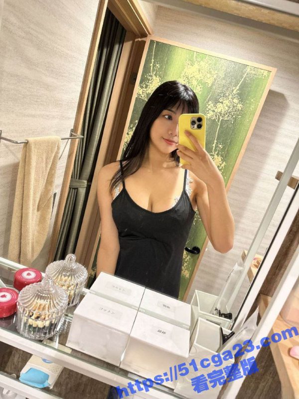 日本极品颜值博主 京子 SM女王调教 黑丝美腿磨蹭鸡巴 手脚口挑逗性奴 小马拉大车炸裂全场！-51吃瓜网