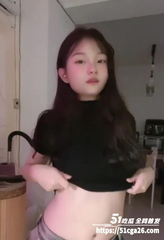 抖音萌妹 牛油果 裸舞合集视频流出 甜美脸蛋配超软大奶 性感变装三点全露 抖奶秀穴舞姿超淫！-51吃瓜网