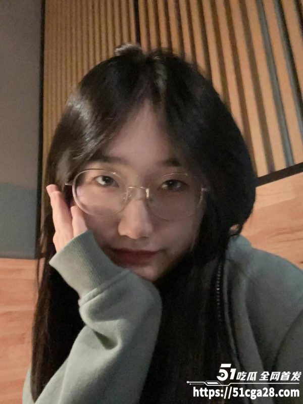 天津反差音乐生 李冬悦 美国留学期间被金主网调 掰唇自慰跪地爬行 对白极度下贱！-51吃瓜网