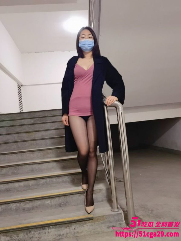 堕胎3次的骚母狗 周利霞 多次在公共场合露出 穿情趣装被猛烈爆操 出轨视频被男友曝光！-51吃瓜网