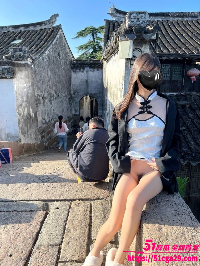 极品大学生 小哪吒 福利视频泄密 校内野外大胆露出 饱满双乳嫩穴挑逗路人目光! - 51吃瓜网-51吃瓜网