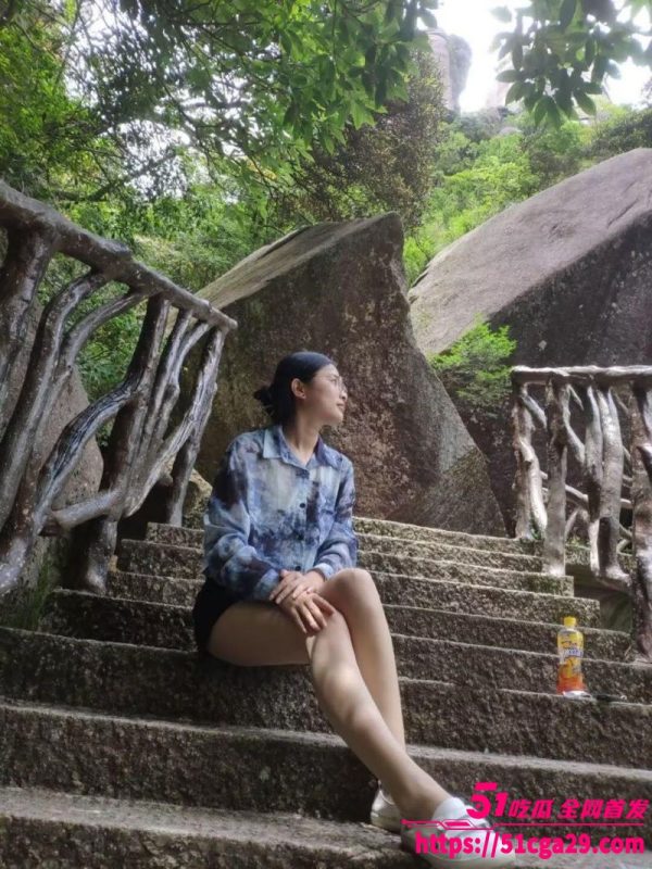 江西抚州英语老师 Jessica 不雅视频曝光 白嫩大奶被不停揉捏 肥臀嫩逼紧裹肉棒 淫荡十足！-51吃瓜网