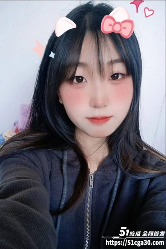 极品嫩妹被黄毛PUA开房 直接无套爆操内射 还被怼脸拍摄  一对嫩乳无比吸晴！-51吃瓜网