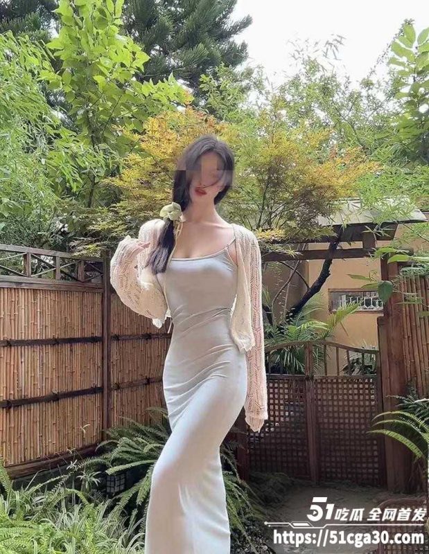 乱伦大神 与模特妹妹的日常 事隔多年重遇⼤学初恋 清纯少女早已变成⿊逼骚货！-51吃瓜网