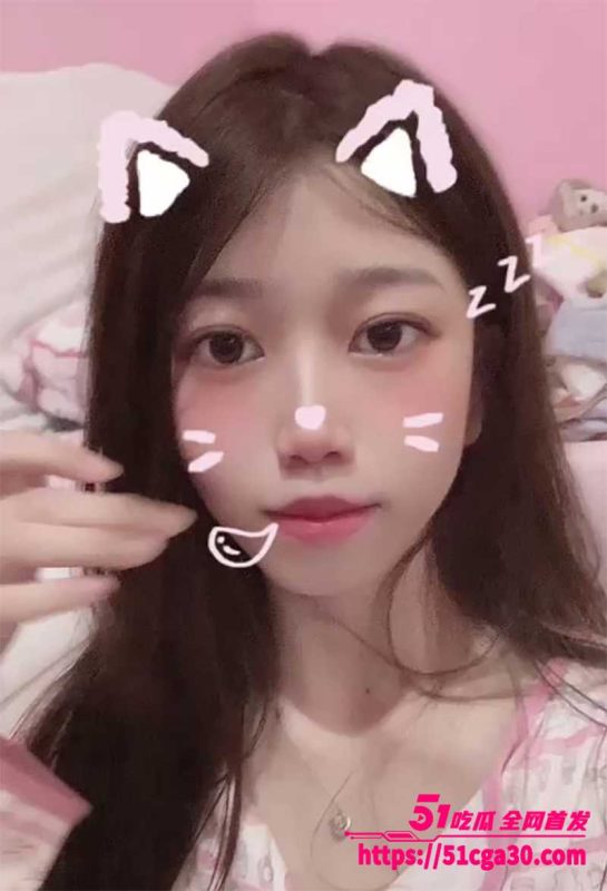 广东甜妹 洛丽塔欢欢 大尺度私拍流出 清纯大眼妹变身小淫娃 全裸撅翘臀秀骚穴 脸穴同框阿黑颜骚到爆！-51吃瓜网