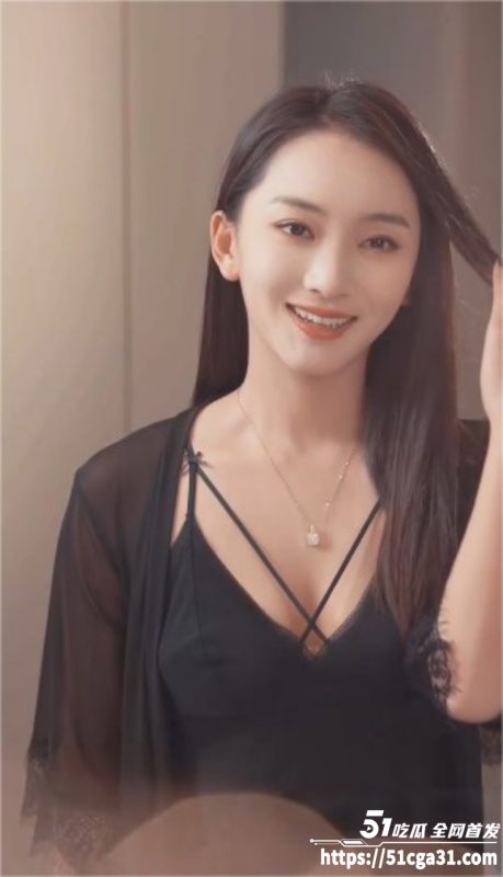 擦边短剧《职场新豪》卑微打工人发现风骚女总监与老板偷情 偷拍要挟后意外成功逆袭人生！-51吃瓜网