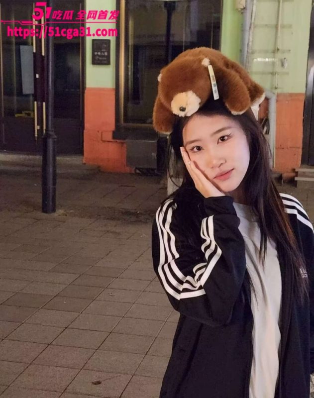 性感大四学姐酒店吃鸡视频泄密 灵活软糯的舌头不停舔弄龟头 眼神深情勾魂 这口技简直绝了！-51吃瓜网