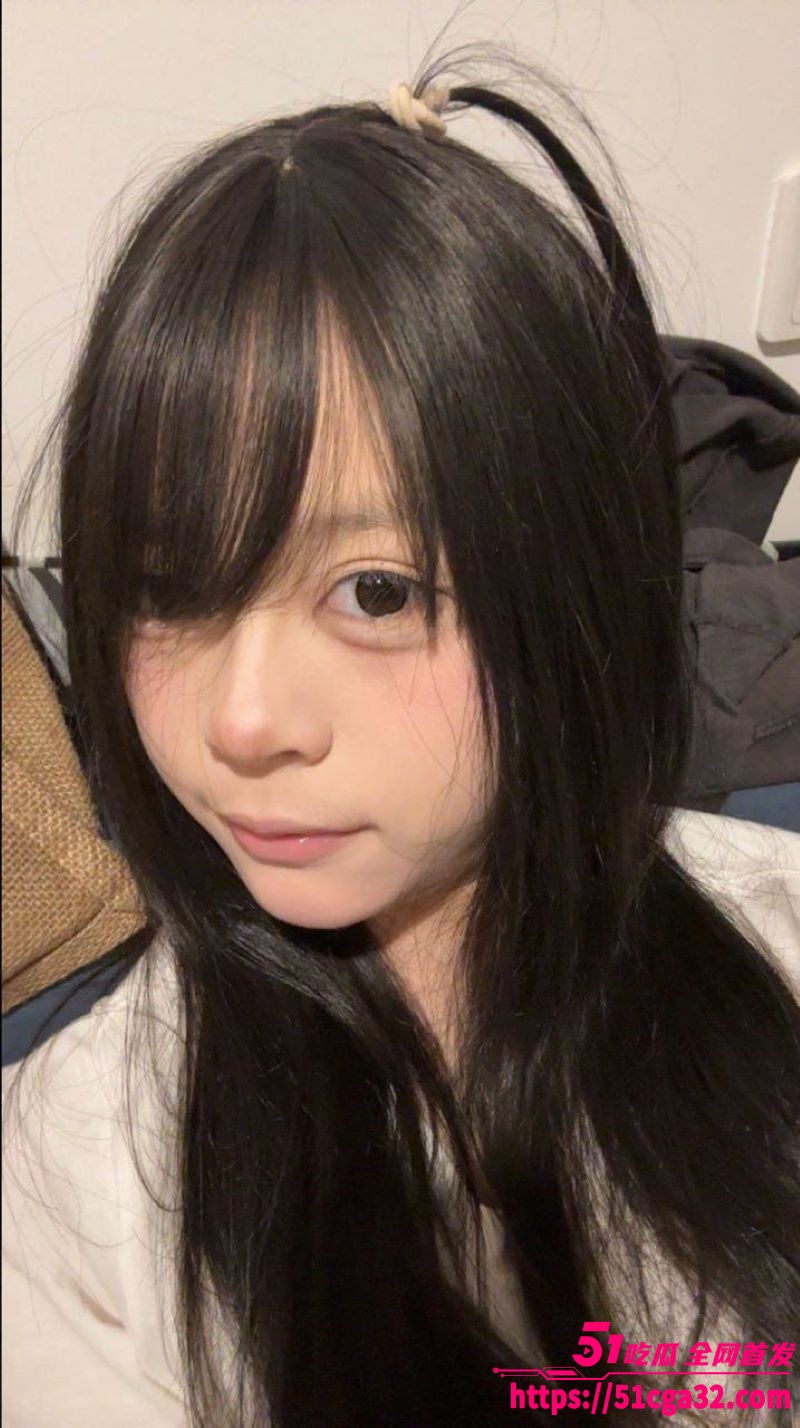 舞蹈生嫩妹自拍流出 白嫩胴体勾勒完美曲线 嫩乳被不停揉捏摆弄 令人心动不已！ - 51吃瓜网-51吃瓜网