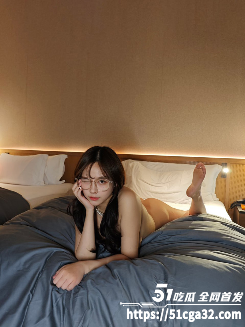 高颜值极品嫩妹 ceason 与金主性爱视频流出 天然美乳极度诱惑 一线天嫩穴被操的淫水狂流! - 51吃瓜网-51吃瓜网