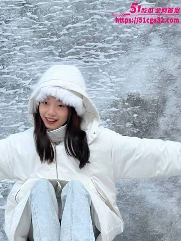 清纯学生妹少女 性爱视频被渣男曝光 较小身躯被男友肆意玩弄 粉嫩骚穴被无套爆操！-51吃瓜网