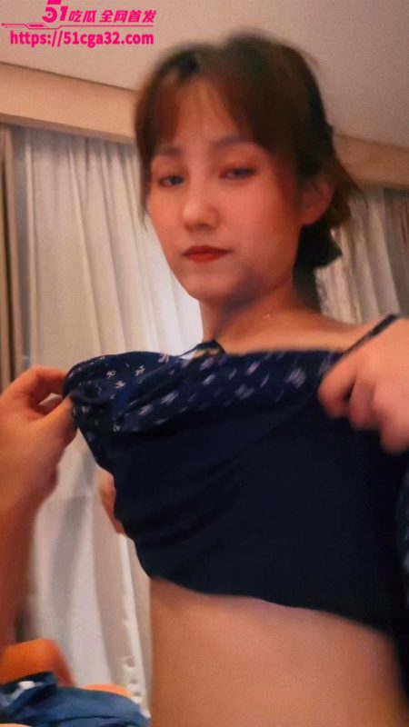 清纯反差小母狗 被前男友抬腿猛操 后入抽插被干到抽搐 身姿摇曳抚媚淫荡！-51吃瓜网