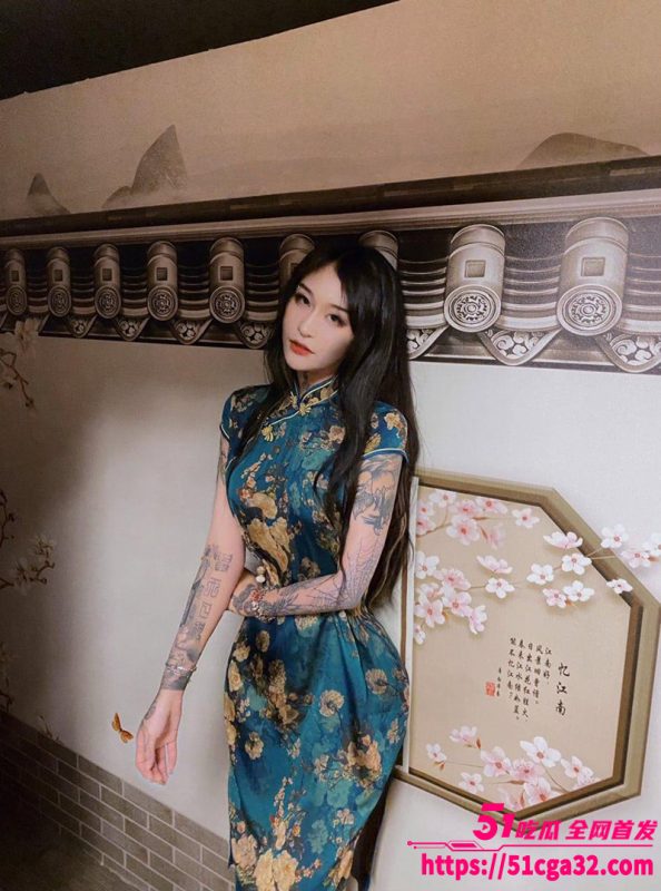 抖音极品网红 九条南无 7月最新福利视频被曝光 娴熟玩转吸奶器 多种道具插逼自慰 视觉冲击力拉满！-51吃瓜网