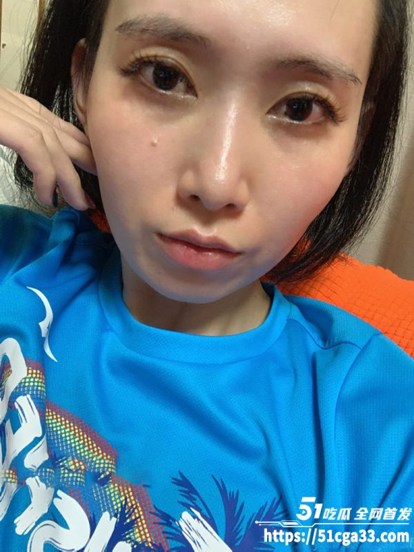 OnlyFans极品人妻 珍妮 自慰视频流出 超大黑牛狂捅嫩穴 高清特写骚逼拉丝镜头！-51吃瓜网