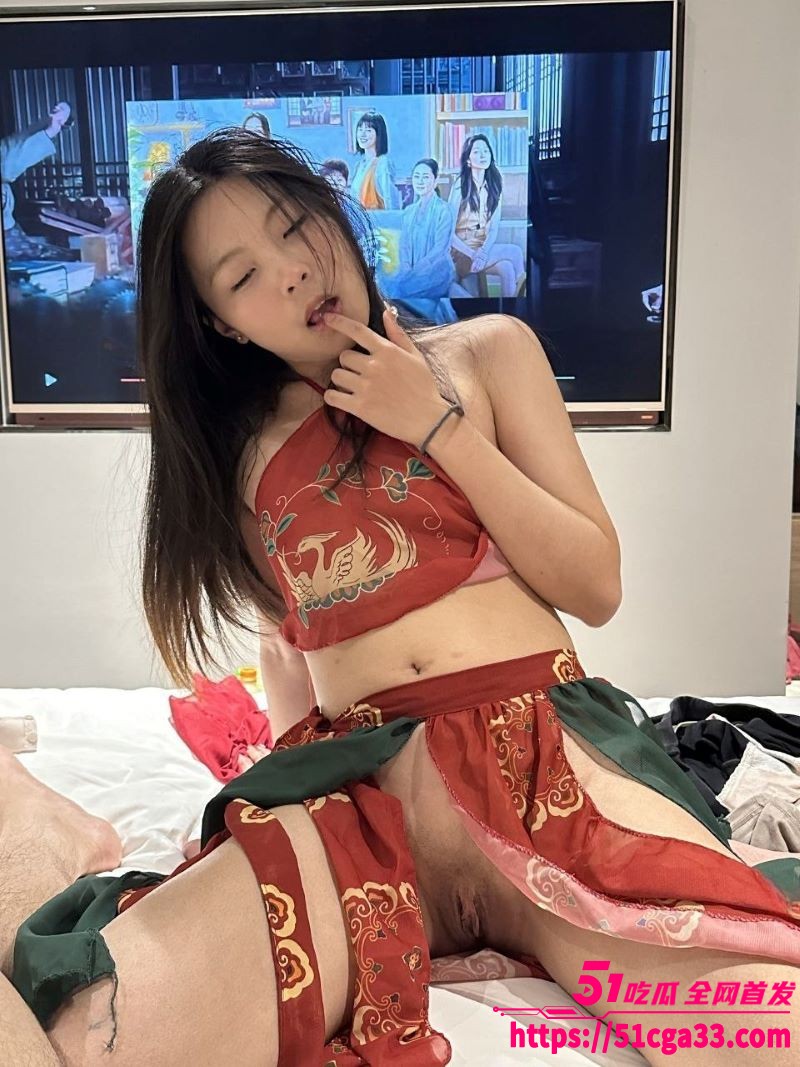 福建女大学生啪啪视频被男友泄密 露脸口交吞吐肉棒 翘臀迎合后入淫叫不断！ - 51吃瓜网-51吃瓜网