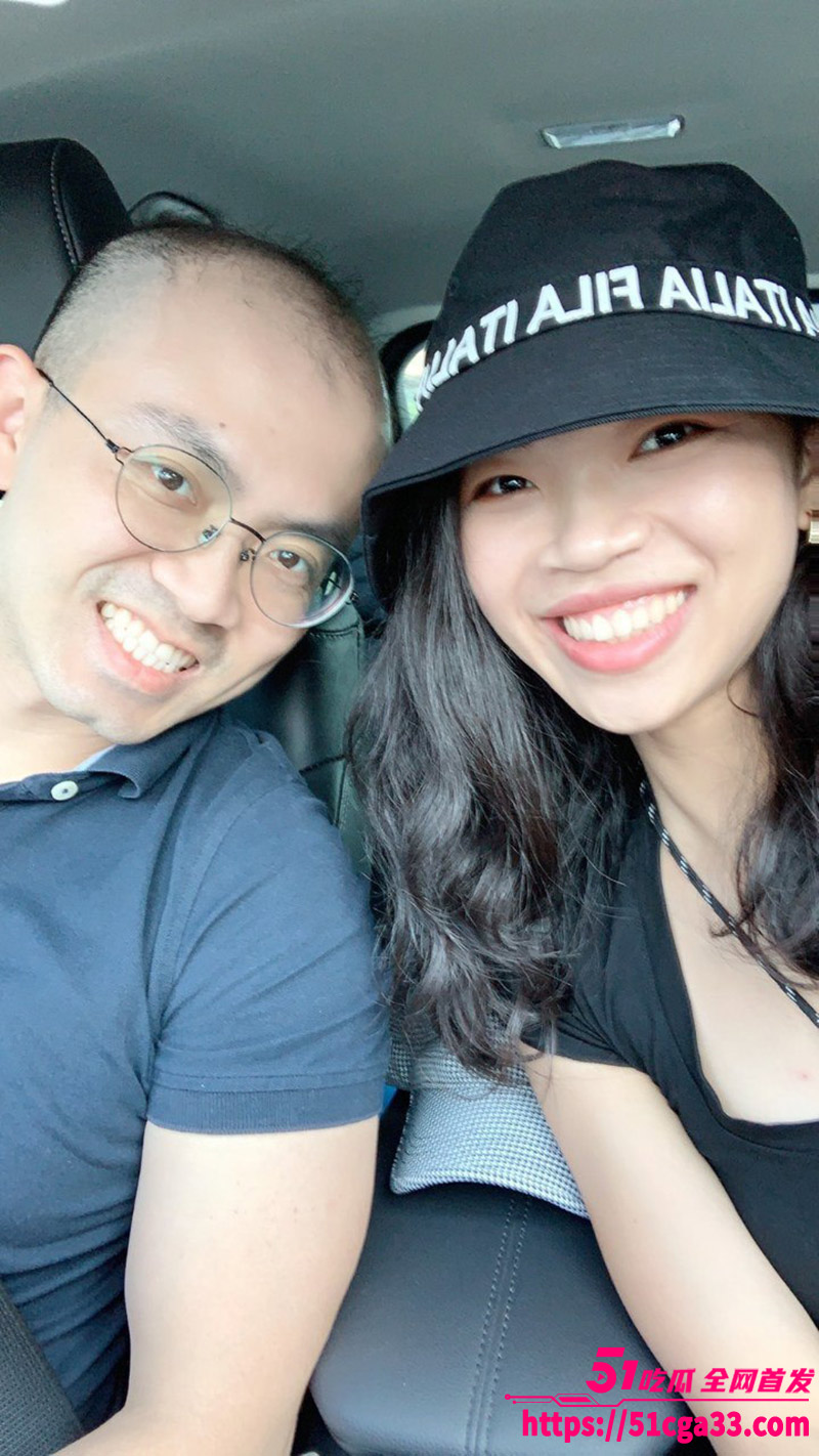 21岁热爱旅游的女部落客 大尺度性爱视频流出 仆装乳交口交 完美体态女上位做爱 特写抽插内射！ - 51吃瓜网-51吃瓜网