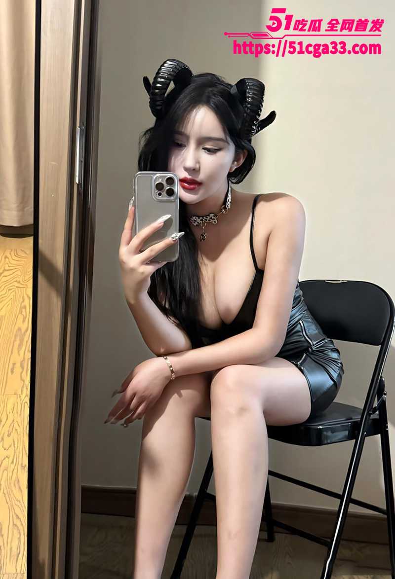 抖音网红 小圆子 大尺度福利视频流出 巨乳蜜桃臀完美梨型身材 情趣内衣秀尺度拉满 性感曲线超诱人! - 51吃瓜网-51吃瓜网