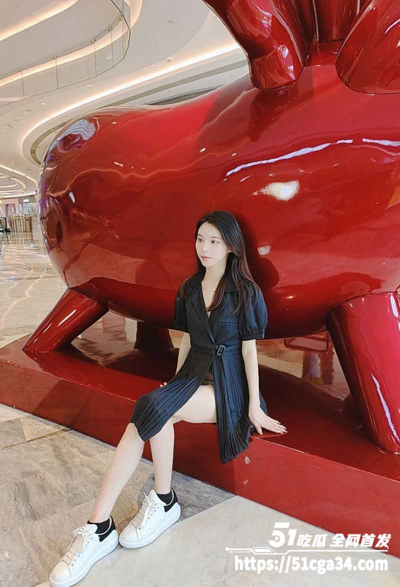 淘宝情趣装模特 露小出 大街上换衣美乳臀沟全露 透明装漏阴毛若隐若现 性感内裤勾得路人目瞪口呆！ - 51吃瓜网-51吃瓜网