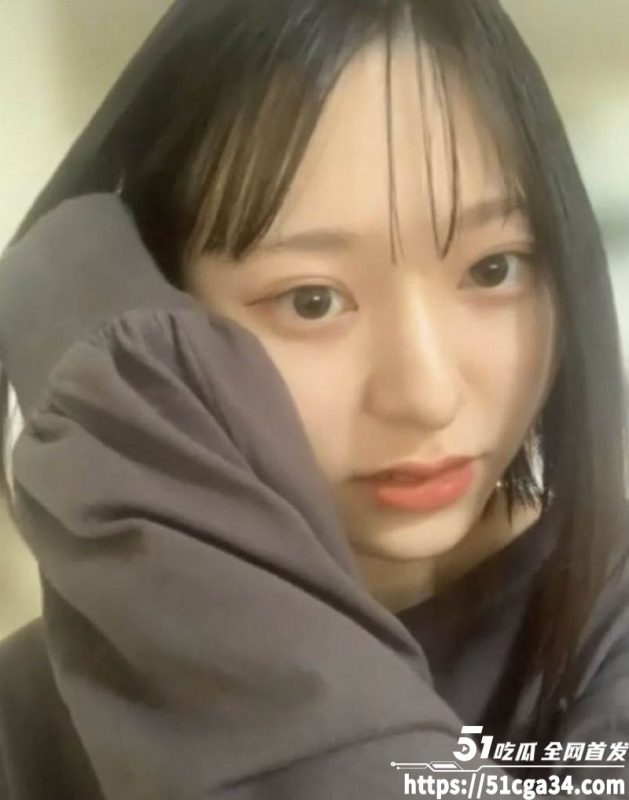 日本清纯系少女 zoom 裸聊45分钟首发！白皙肌肤勾勒娇小身材 手指自慰刺激感爆棚！-51吃瓜网