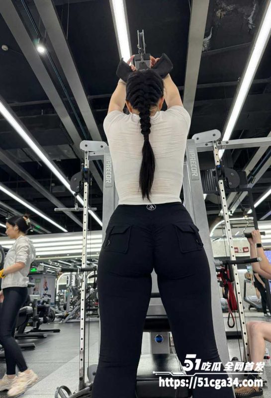 健身翘臀女大学生火辣露出合集 性感情趣装大秀身材 露奶露穴尺度炸裂 骚气满满堪比职业网黄!-51吃瓜网