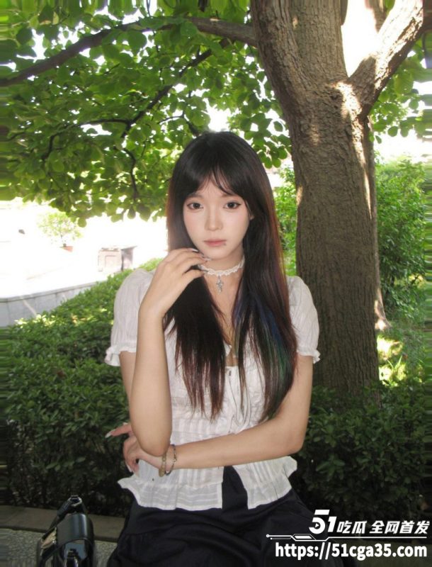 超清纯高颜值反差女大 发情自慰私发金主 全裸青蛙蹲比耶模样下贱无比 M属性极强！-51吃瓜网