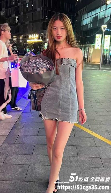 北大气质女神 不雅视频流出 白嫩酮体镜前尽情展示 被后入爆操臀肉翻滚 骚浪至极！-51吃瓜网