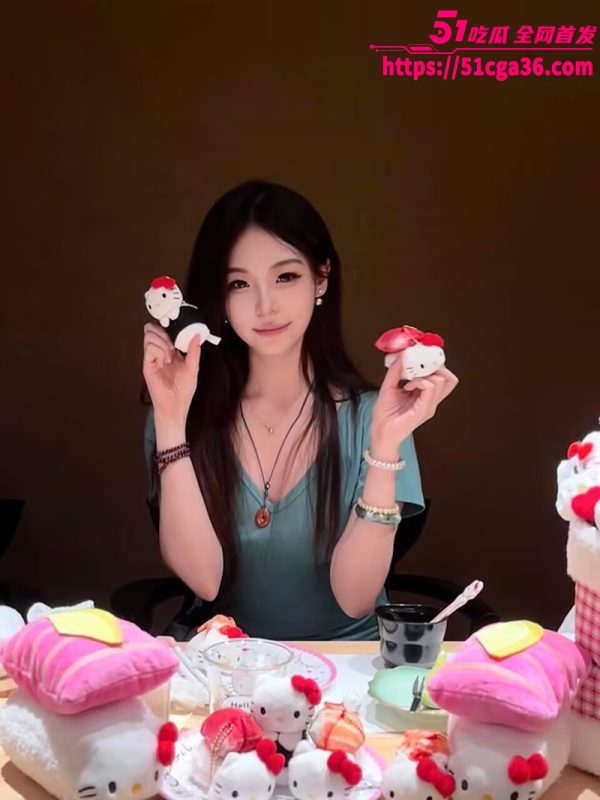 南宁师范大三学姐 许嘉阳 与炮友性爱视频流出 香嫩软舌灵活口交 被正面无套狂怼 眼泪都操出来了！-51吃瓜网