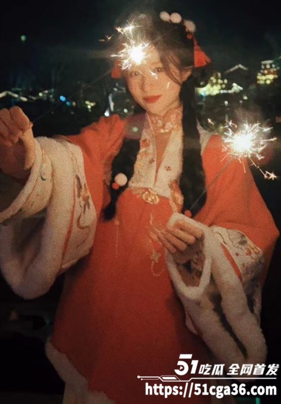 高校大一学生妹 郑可洁 被黄毛带入酒店做爱视频流出 口活绝技侍弄肉棒 娇嫩肉体被凶猛插入 激情满满！-51吃瓜网