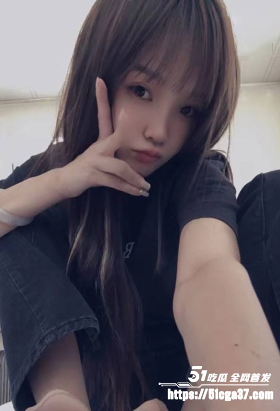 快手美女网红 杨瘦瘦  性爱视频流出 淫荡小母狗全裸淫舞主动骑乘足交 口活超棒各种深喉吞精！-51吃瓜网