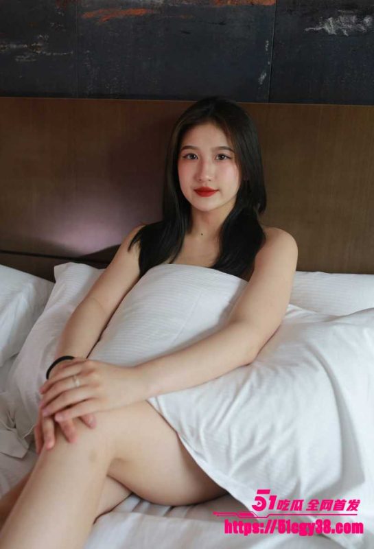 极品女神裸模 彤彤 大尺度露出写真流出 颜值漂亮气质高 皮肤白皙美乳诱人 粉嫩蜜穴香艳无比！-51吃瓜网