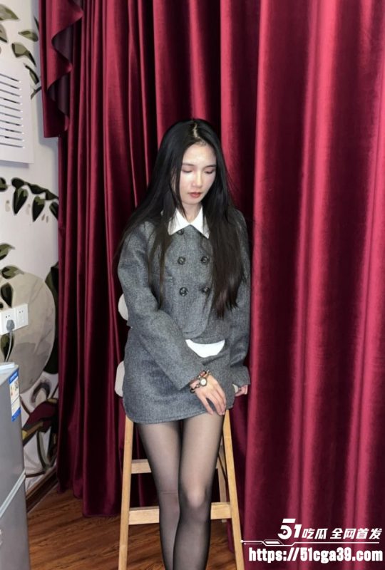 高颜值清纯舞蹈生 被金主包养调教 完美露脸激烈操嘴后入 口爆吞精堪称视觉盛宴！-51吃瓜网