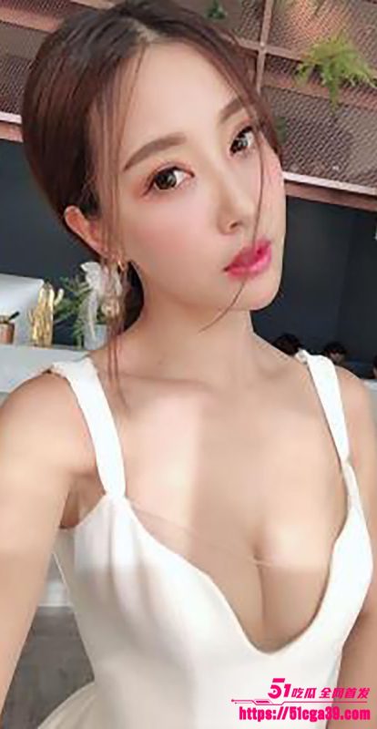 性感人妻 Qbee张比比 出轨情人激情视频流出 火辣后入口交引爆全网！-51吃瓜网