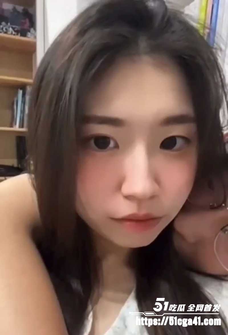 台湾高颜值大学生 邓丽欣 与男友的性爱视频流出 从开始抗拒到配合露脸 逐步沦为淫骚母狗！ - 51吃瓜网-51吃瓜网