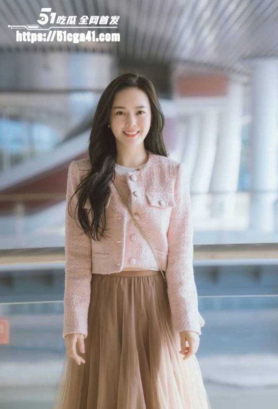 商界女神 徐晓佳 不雅视频流出  与富豪裸聊玩自慰 全程露脸裸浴掰穴 妥妥的商界海后！-51吃瓜网