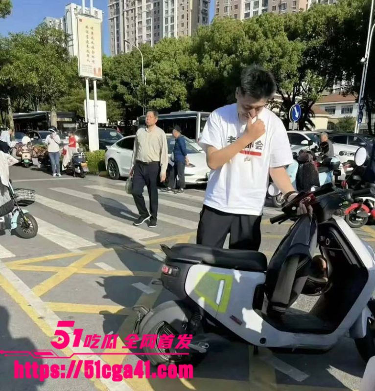 著名考研导师 张雪峰 出轨苏州小女友 送百万分手费赠190万豪车 女方自曝被包养真相 性爱视频全网流出！-51吃瓜网