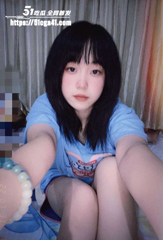 青岛女大学生 陈诗莹 网调视频流出 清纯少女变沦为金主母狗 揉奶裸聊假屌自慰  边揉阴蒂边浪叫！-51吃瓜网