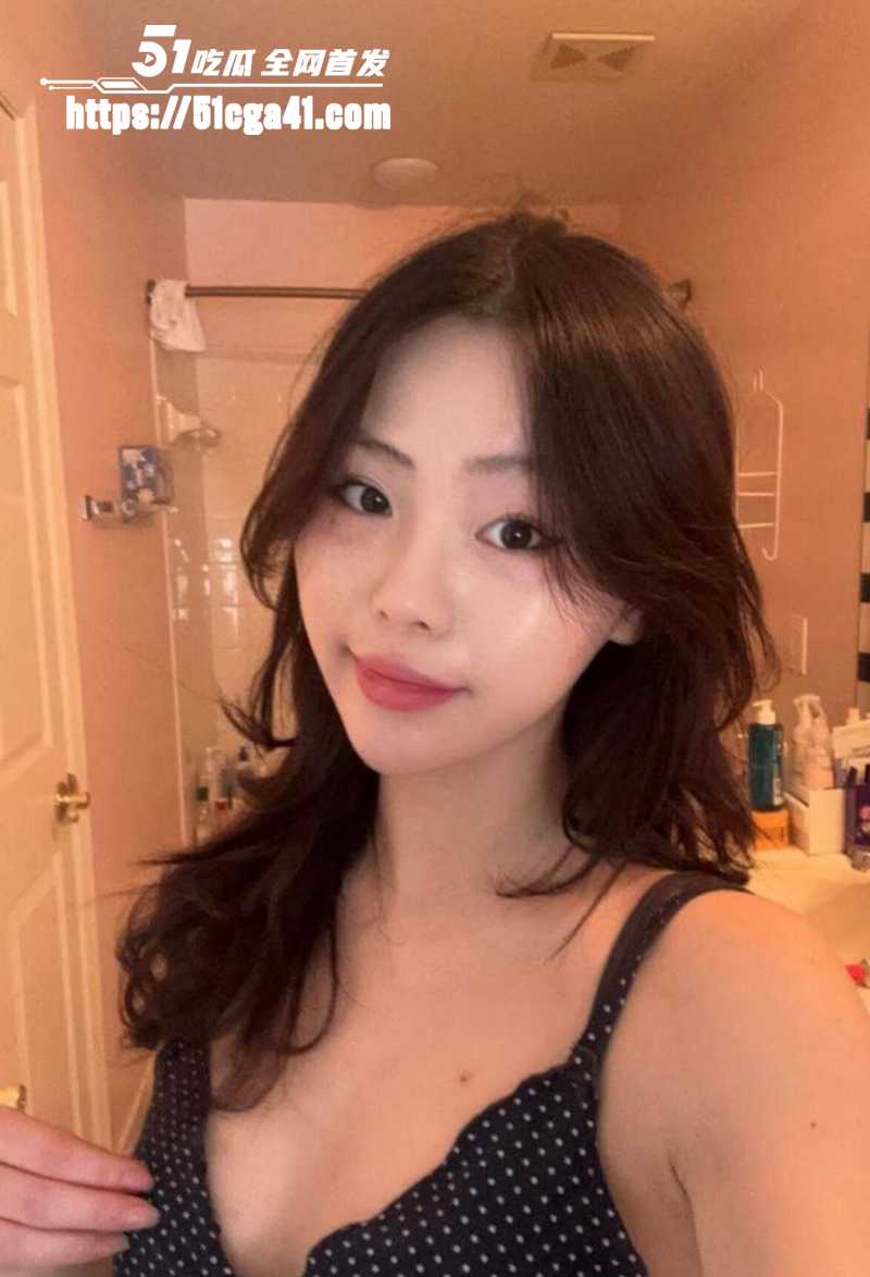 极品高颜值大学生 福利姬身份被扒 露脸自慰视频遭疯传 假屌后入劈腿自慰 梳子插穴骚劲爆表! - 51吃瓜网-51吃瓜网