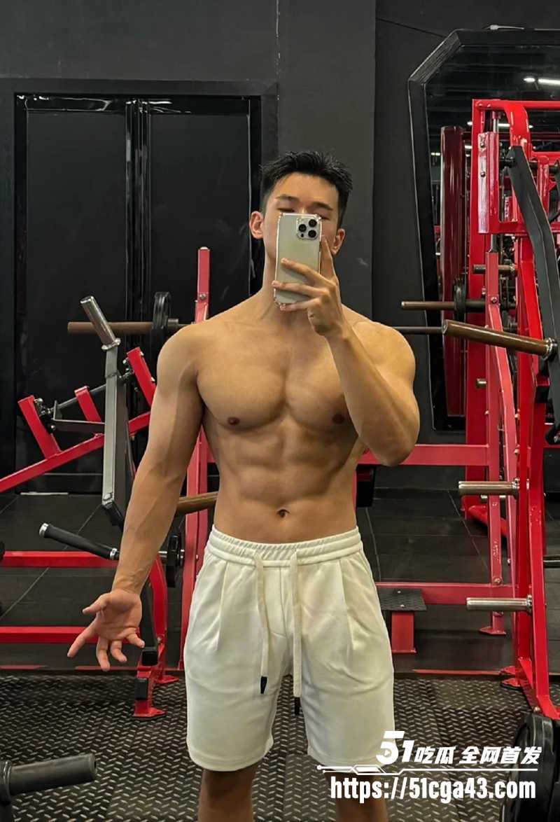 安徽健美圈 八块腹肌私教勾搭女学员 脚踏多船骗财骗色 还卖原味给男同 众女联合报复揭底 性爱视频流出！ - 51吃瓜网-51吃瓜网