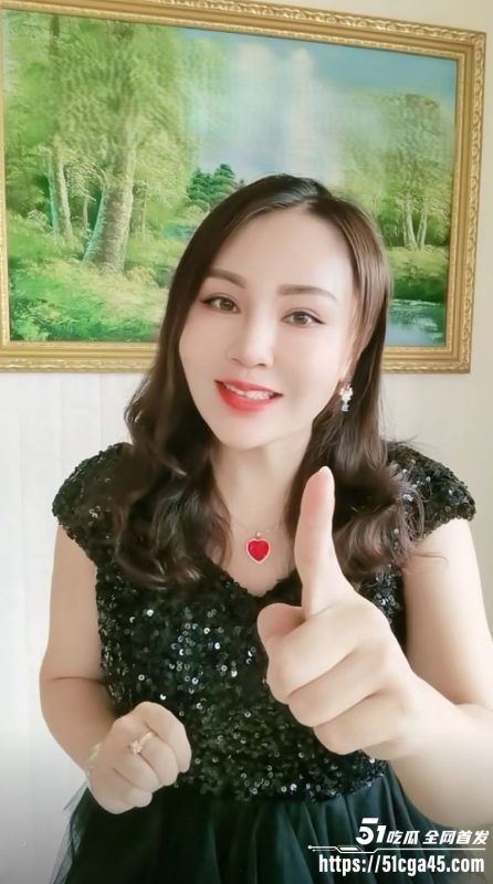 抖音情感导师 知音老师 不雅私拍泄密 极品身材散发熟女魅力 揉奶骑乘自慰 淫水狂喷！-51吃瓜网
