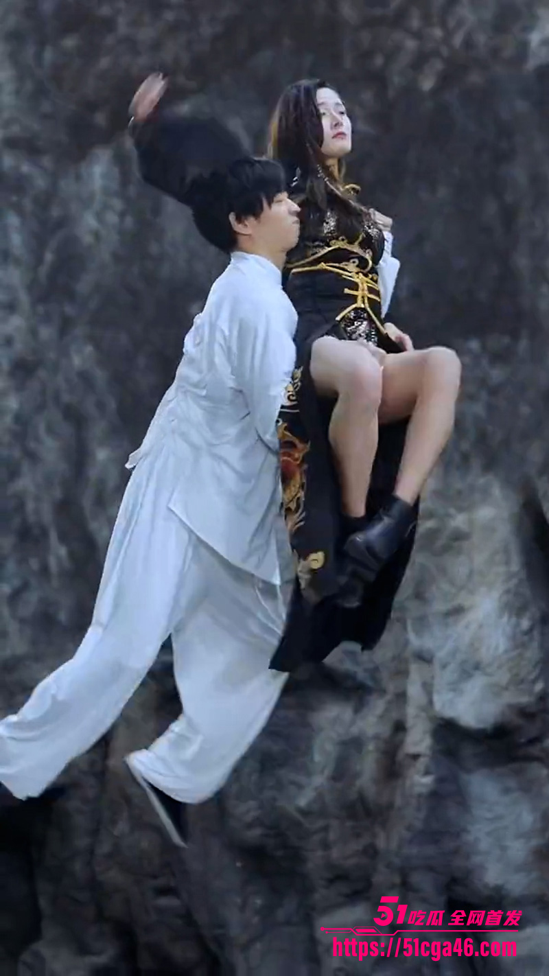 擦边短剧《高手下山我有六个姐姐》小伙下山寻六姐 历劫重聚的热血征程! - 51吃瓜网-51吃瓜网