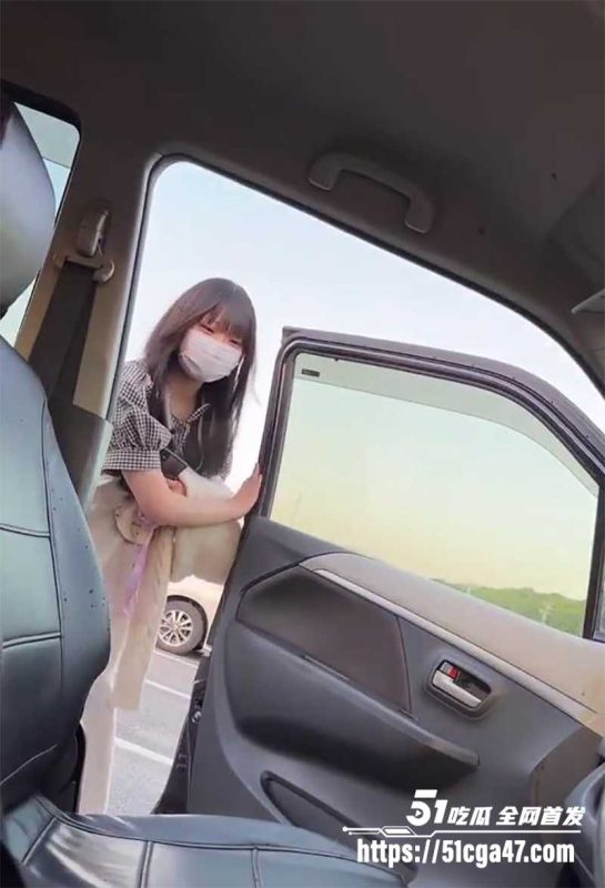日本学生妹真实援交偷拍流出 清纯少女与猥琐大叔激情车震 笑容甜美诱人 袒胸露乳撸管口交无比反差！-51吃瓜网