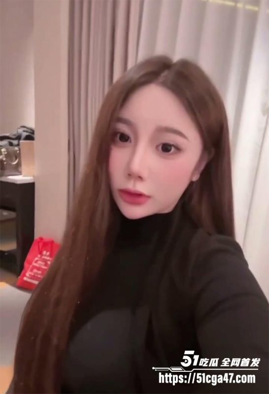 广东大四学生 李羡儿 颜值气质双绝的校园女神 与学弟酒店约炮玩3P 秒变小母狗被无套插！-51吃瓜网