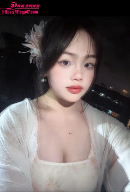 抖音大奶萌妹网红 吃货 付费自慰福利流出 火辣身材一览无余 性感女神竟有如此反差淫荡一面！-51吃瓜网