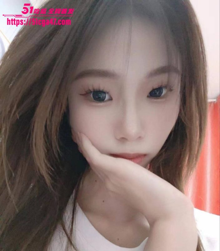 广东极品嫩妹 张海燕 私会上司申请口交视频流出 蜜舌肉棒交织缠绵 深喉口爆无比淫荡！-51吃瓜网