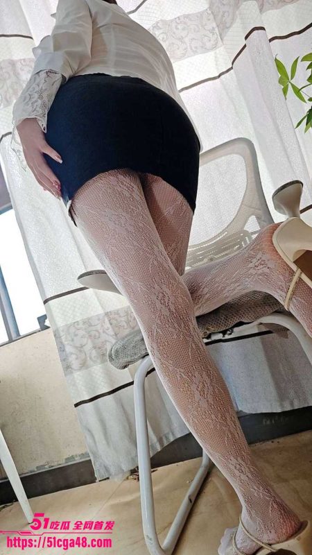 51原创狂情哥哥 趁老婆在卫生间洗澡 后入内射白丝渔网袜妹妹 肥臀被猛烈撞击画面震撼！-51吃瓜网