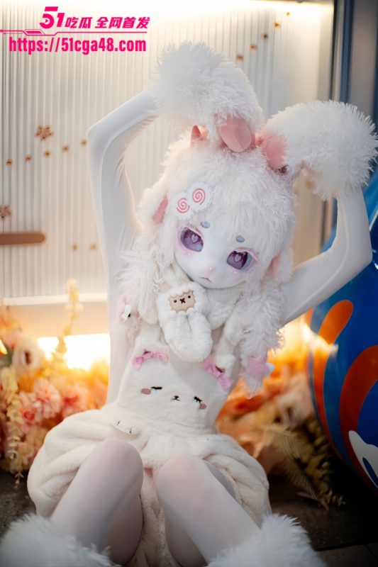 00后萝莉 小什么西 喜欢被爸爸打屁股的小母狗 红肿发亮的干净屁屁 一跪下去就知道要抽臀缝！-51吃瓜网