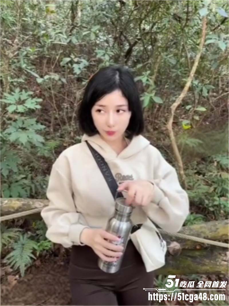 台湾绝美女优 李娜娜 福利私拍 穿瑜伽裤爬山被强迫羞辱 激烈野战露穴放尿超刺激！ - 51吃瓜网-51吃瓜网