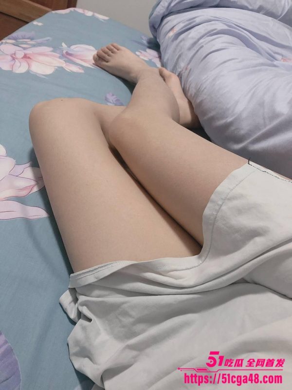 武汉东西湖人妻 胡丽 做爱视频被炮友曝光 小少妇逼毛旺盛淫水超多 大屌猛操表情销魂!-51吃瓜网