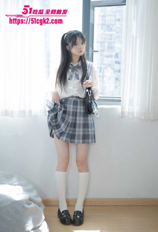 极品嫩模 林书辞 与摄影师素人渔夫携手私拍福利 蒙眼涂油调教 全裸出镜四肢铐紧 模拟足交羞耻爆表！-51吃瓜网