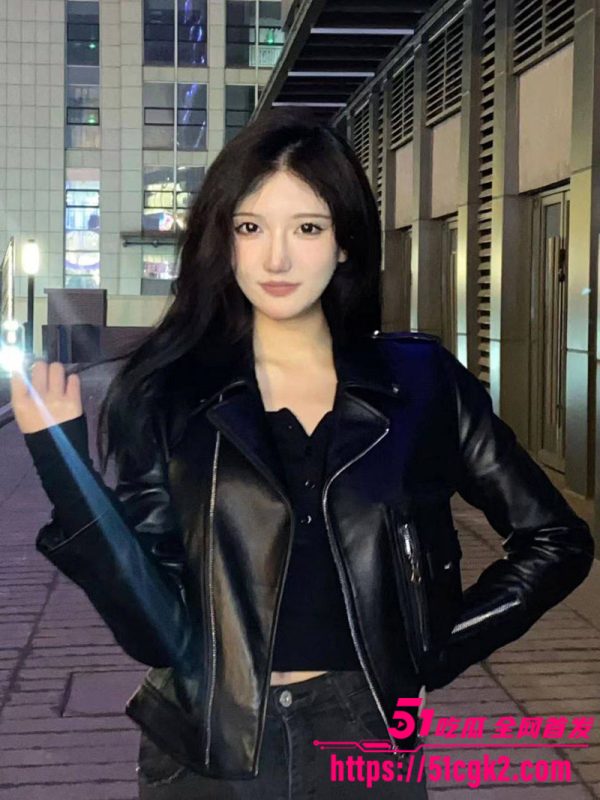 超高颜值女神骑脸深喉 一边口交一边自慰阴蒂 花式榨精反差十足！-51吃瓜网