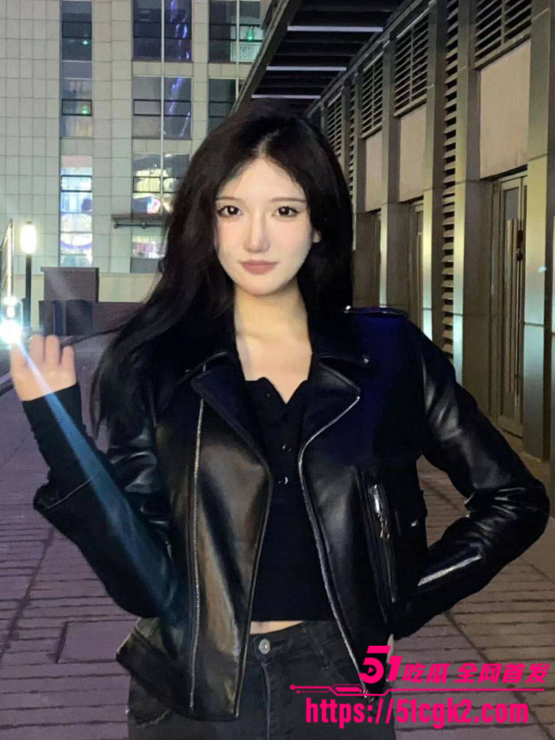 超高颜值女神骑脸深喉 一边口交一边自慰阴蒂 花式榨精反差十足！ - 51吃瓜网-51吃瓜网